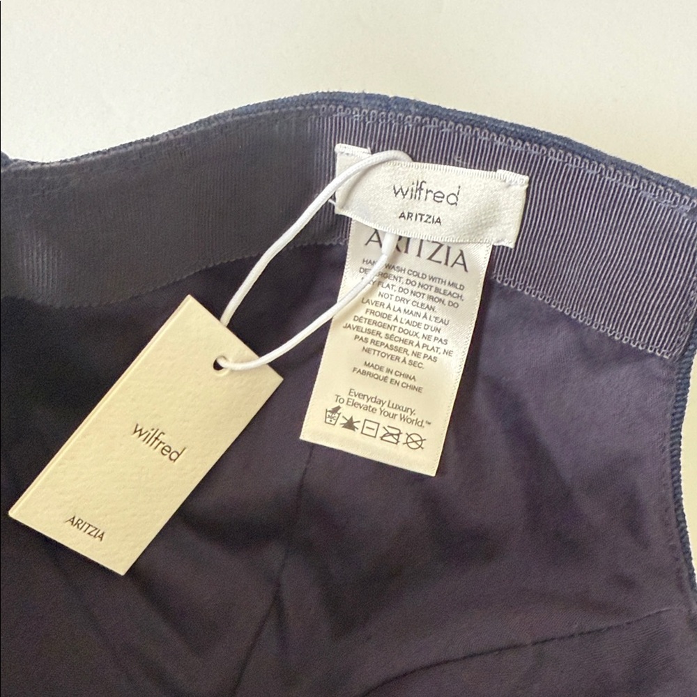 Aritzia Wilfred Women's Navy Blue Cap - Picture 3 of 3
